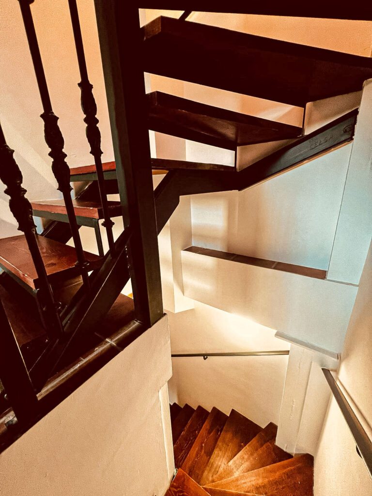 CasasColgadasEscaleras3